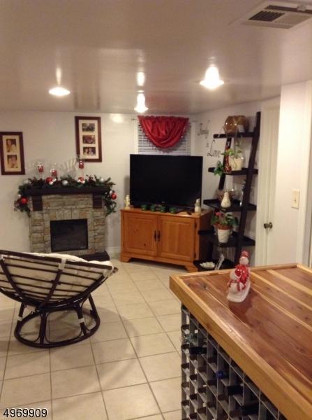 1041 Thomas St, Hillside, NJ 07205 photo 14
