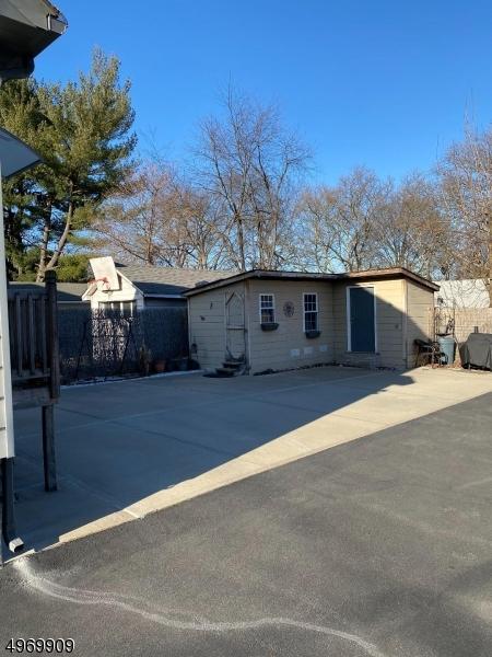 1041 Thomas St, Hillside, NJ 07205 photo 3