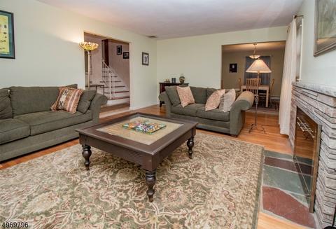 204 Rutledge Ct, North Plainfield, NJ 07060 photo 4