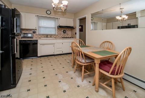 204 Rutledge Ct, North Plainfield, NJ 07060 photo 8