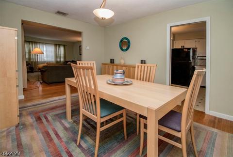 204 Rutledge Ct, North Plainfield, NJ 07060 photo 6