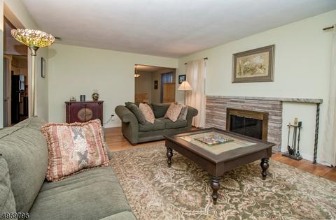 204 Rutledge Ct, North Plainfield, NJ 07060 photo 3