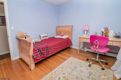 204 Rutledge Ct, North Plainfield, NJ 07060 photo 17