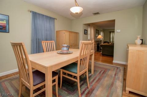 204 Rutledge Ct, North Plainfield, NJ 07060 photo 5