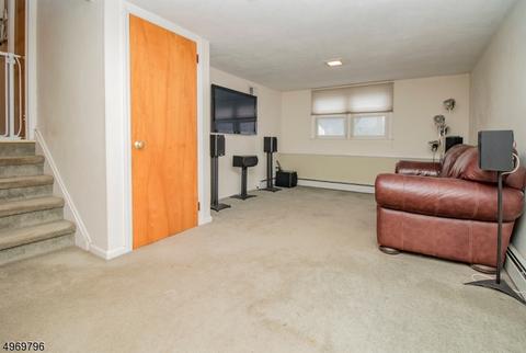 204 Rutledge Ct, North Plainfield, NJ 07060 photo 18
