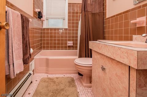 204 Rutledge Ct, North Plainfield, NJ 07060 photo 9