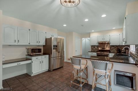 235 Killarney Dr, Berkeley Heights, NJ 07922 photo 6