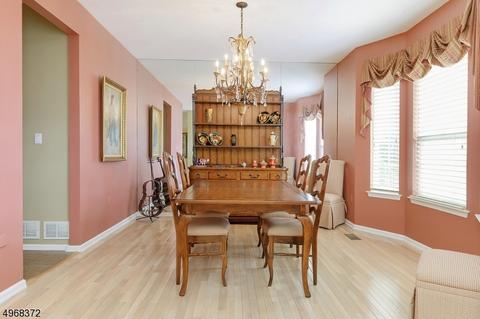 23 Windsor Pl, Wayne, NJ 07470 photo 6