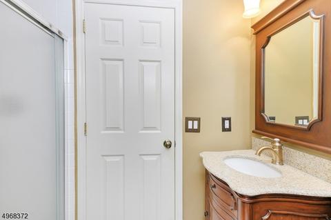 23 Windsor Pl, Wayne, NJ 07470 photo 22