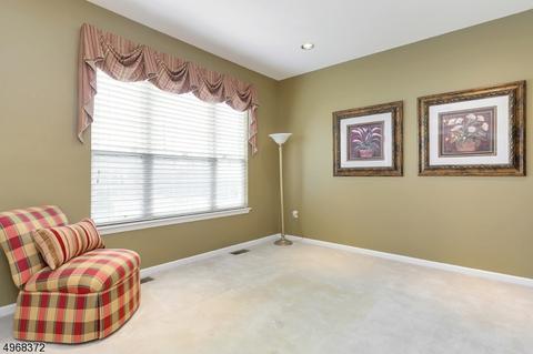 23 Windsor Pl, Wayne, NJ 07470 photo 8