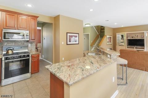 23 Windsor Pl, Wayne, NJ 07470 photo 5