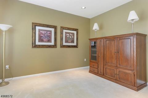23 Windsor Pl, Wayne, NJ 07470 photo 9