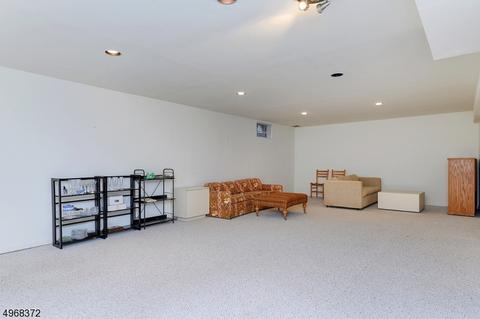 23 Windsor Pl, Wayne, NJ 07470 photo 21