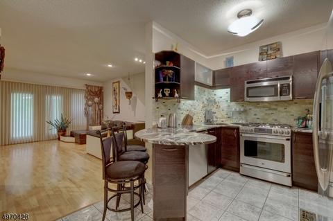 8502 Brittany Dr, Wayne, NJ 07470 photo 4