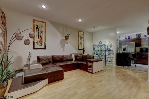 8502 Brittany Dr, Wayne, NJ 07470 photo 10