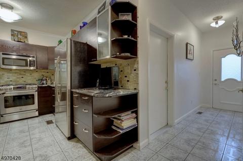 8502 Brittany Dr, Wayne, NJ 07470 photo 7