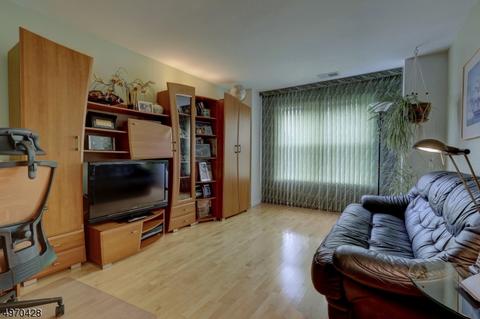 8502 Brittany Dr, Wayne, NJ 07470 photo 19