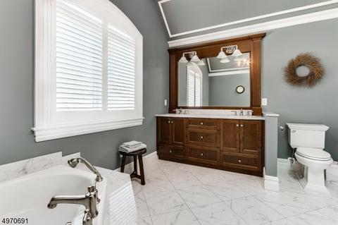 49 Benton Rd, Paramus, NJ 07652 photo 16