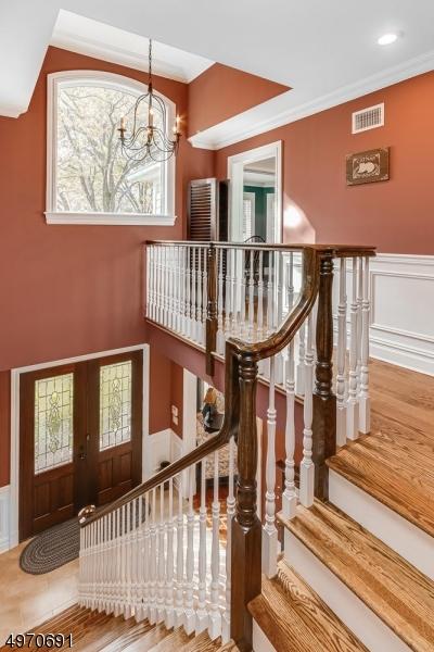 49 Benton Rd, Paramus, NJ 07652 photo 5