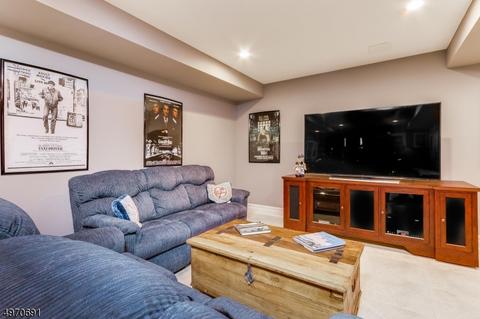 49 Benton Rd, Paramus, NJ 07652 photo 23