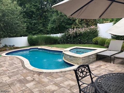 49 Benton Rd, Paramus, NJ 07652 photo 3