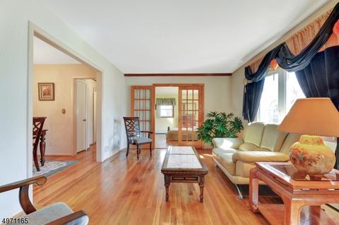 721 Reeder Rd, Paramus, NJ 07652 photo 4