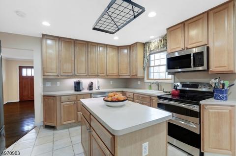 1569 Alps Rd, Wayne, NJ 07470 photo 8