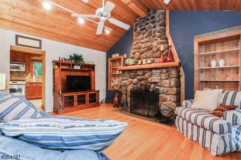 7 Seneca Trl, Wayne, NJ 07470 photo 3