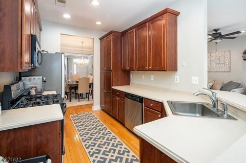 210 Levinberg Ln, Wayne, NJ 07470 photo 10