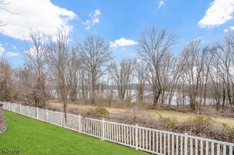 210 Levinberg Ln, Wayne, NJ 07470 photo 25
