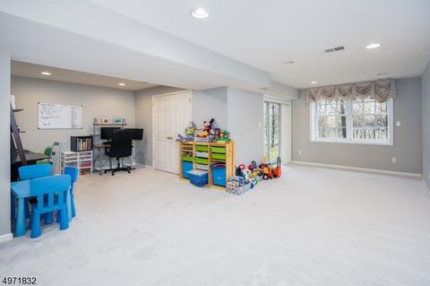 210 Levinberg Ln, Wayne, NJ 07470 photo 21