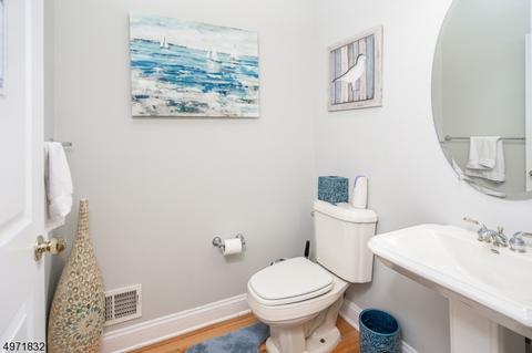 210 Levinberg Ln, Wayne, NJ 07470 photo 8