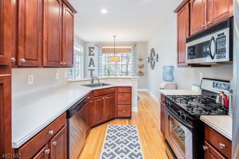 210 Levinberg Ln, Wayne, NJ 07470 photo 11