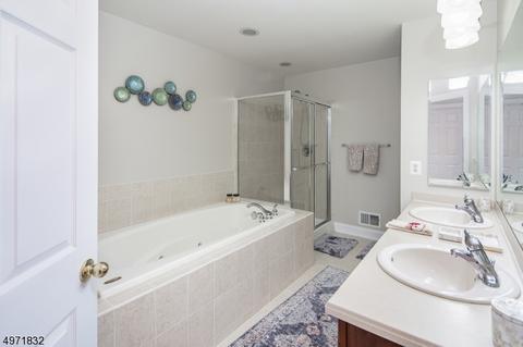 210 Levinberg Ln, Wayne, NJ 07470 photo 19