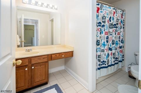 210 Levinberg Ln, Wayne, NJ 07470 photo 16