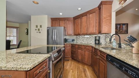 36 Worcester Dr, Wayne, NJ 07470 photo 5