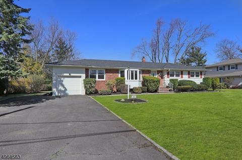 23 Roberts Rd, Clark, NJ 07066 photo 2