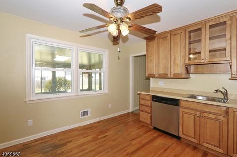 23 Roberts Rd, Clark, NJ 07066 photo 9