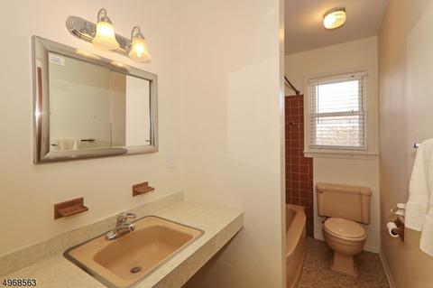 23 Roberts Rd, Clark, NJ 07066 photo 22