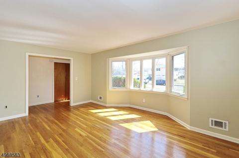 23 Roberts Rd, Clark, NJ 07066 photo 6