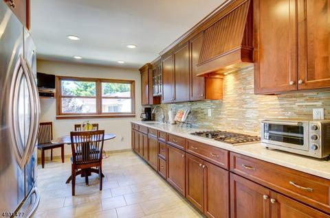 4 Nimitz Rd, Wayne, NJ 07470 photo 8