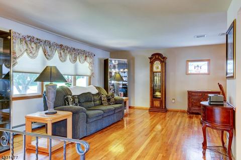 4 Nimitz Rd, Wayne, NJ 07470 photo 3