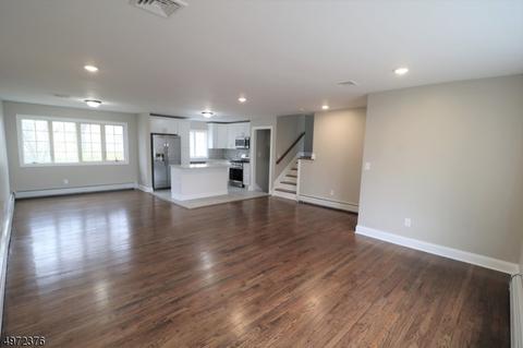 65 Berkley Ct, Wayne, NJ 07470 photo 5