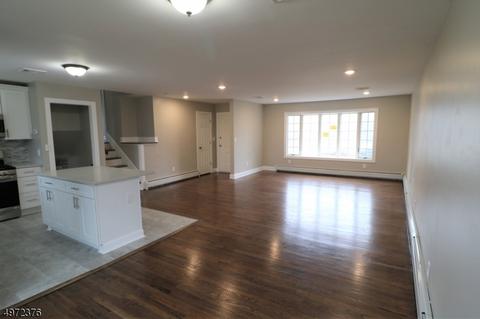 65 Berkley Ct, Wayne, NJ 07470 photo 3