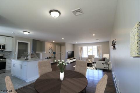 65 Berkley Ct, Wayne, NJ 07470 photo 2