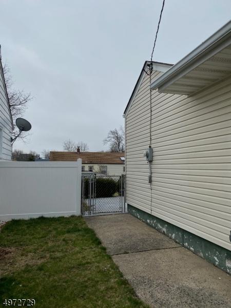 47 Warwick Rd, Hillside, NJ 07205 photo 2