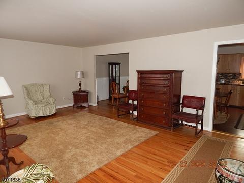 356 Greenbrook Rd, North Plainfield, NJ 07063 photo 4
