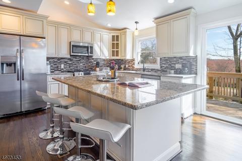 22 Archung Rd, Wayne, NJ 07470 photo 6