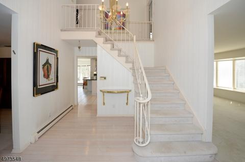28 Shadow Rd, Upper Saddle River, NJ 07458 photo 2