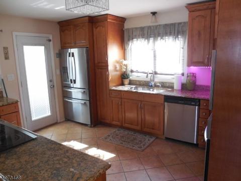 142 Valley Rd, Wayne, NJ 07470 photo 3